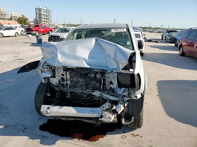 2007 Toyota Tacoma VIN 3TMJU62N57M039260 Copart auction photo, front end / minor dent/scratches damage thumbnail 11