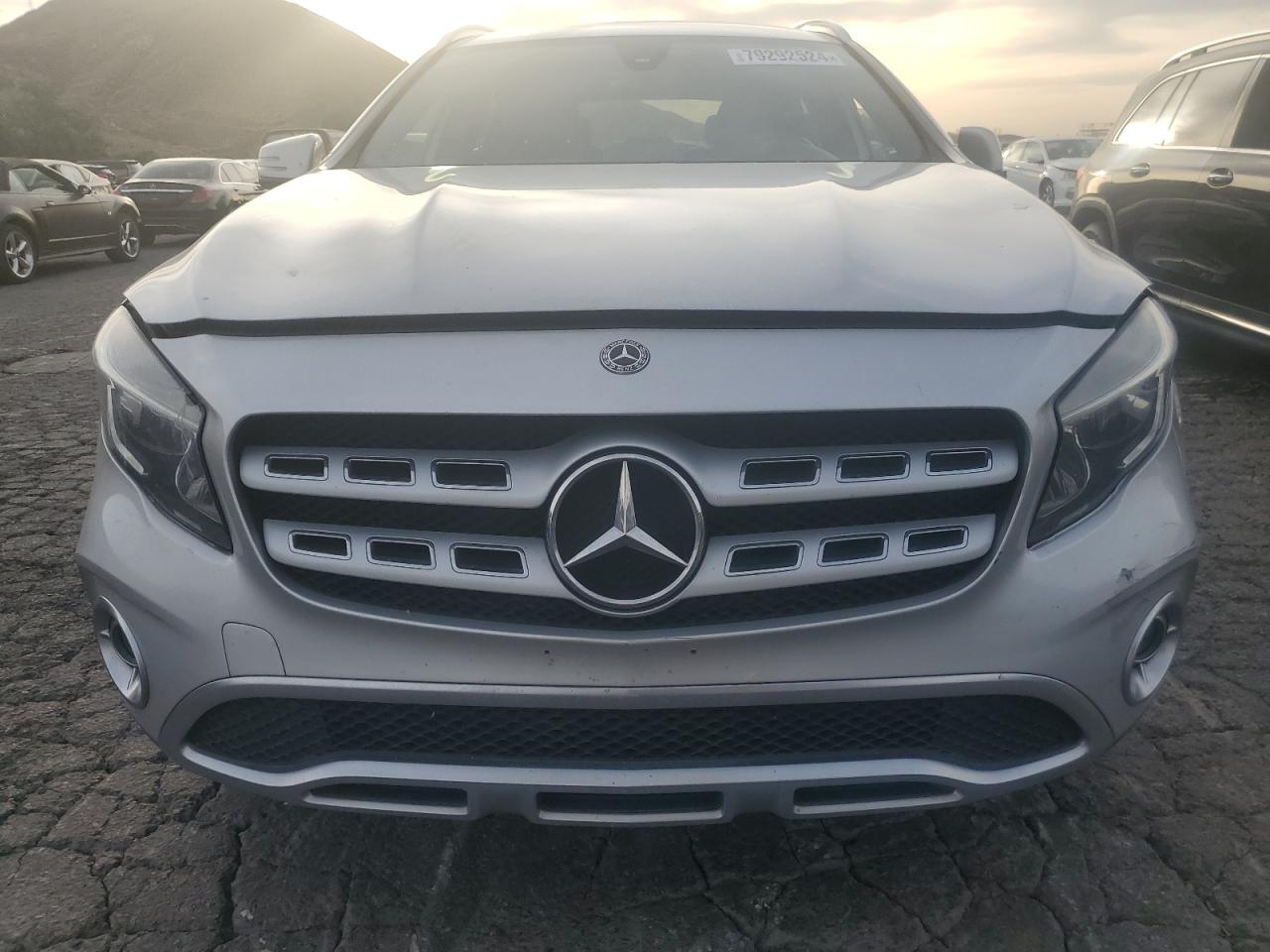 2018 Mercedes-Benz GLA-klasse VIN WDCTG4EB3JJ452282 Copart auction photo, minor dent/scratches damage thumbnail 5