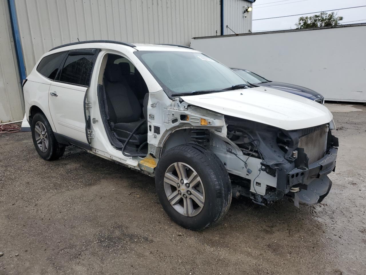 2015 Chevrolet Traverse VIN 1GNKVGKD2FJ302368 Copart auction photo, side / front end damage thumbnail 4