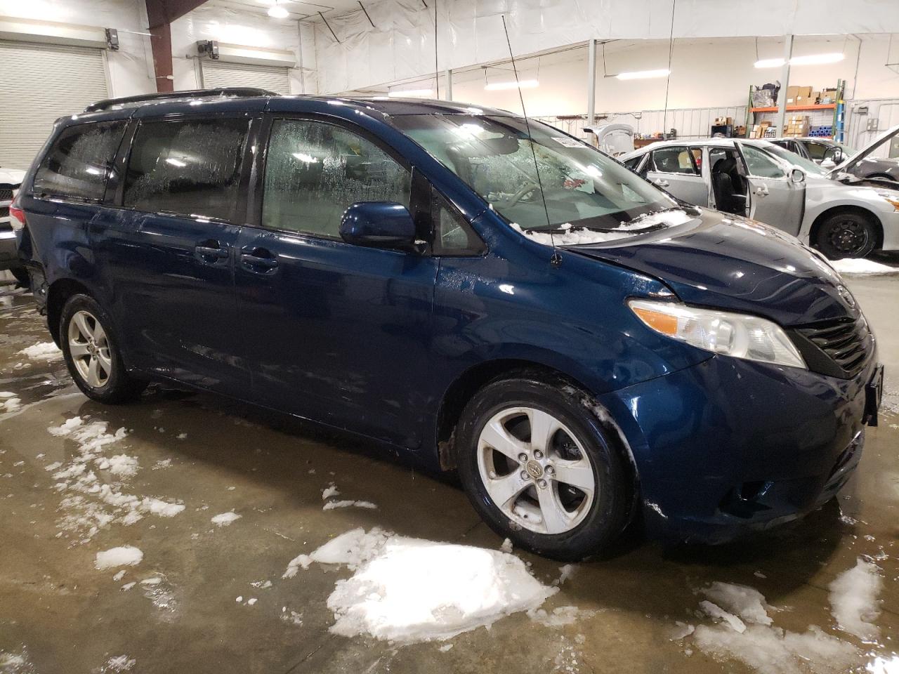 2012 Toyota Sienna VIN 5TDKK3DC2CS272110 Copart auction photo, rear end / front end damage thumbnail 4