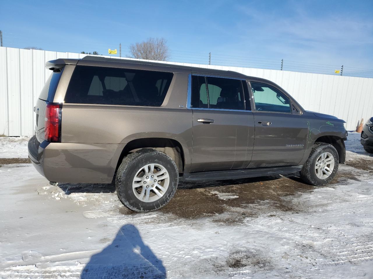2016 Chevrolet Suburban VIN 1GNSKGKC0GR235983 Copart auction photo, front end damage thumbnail 3