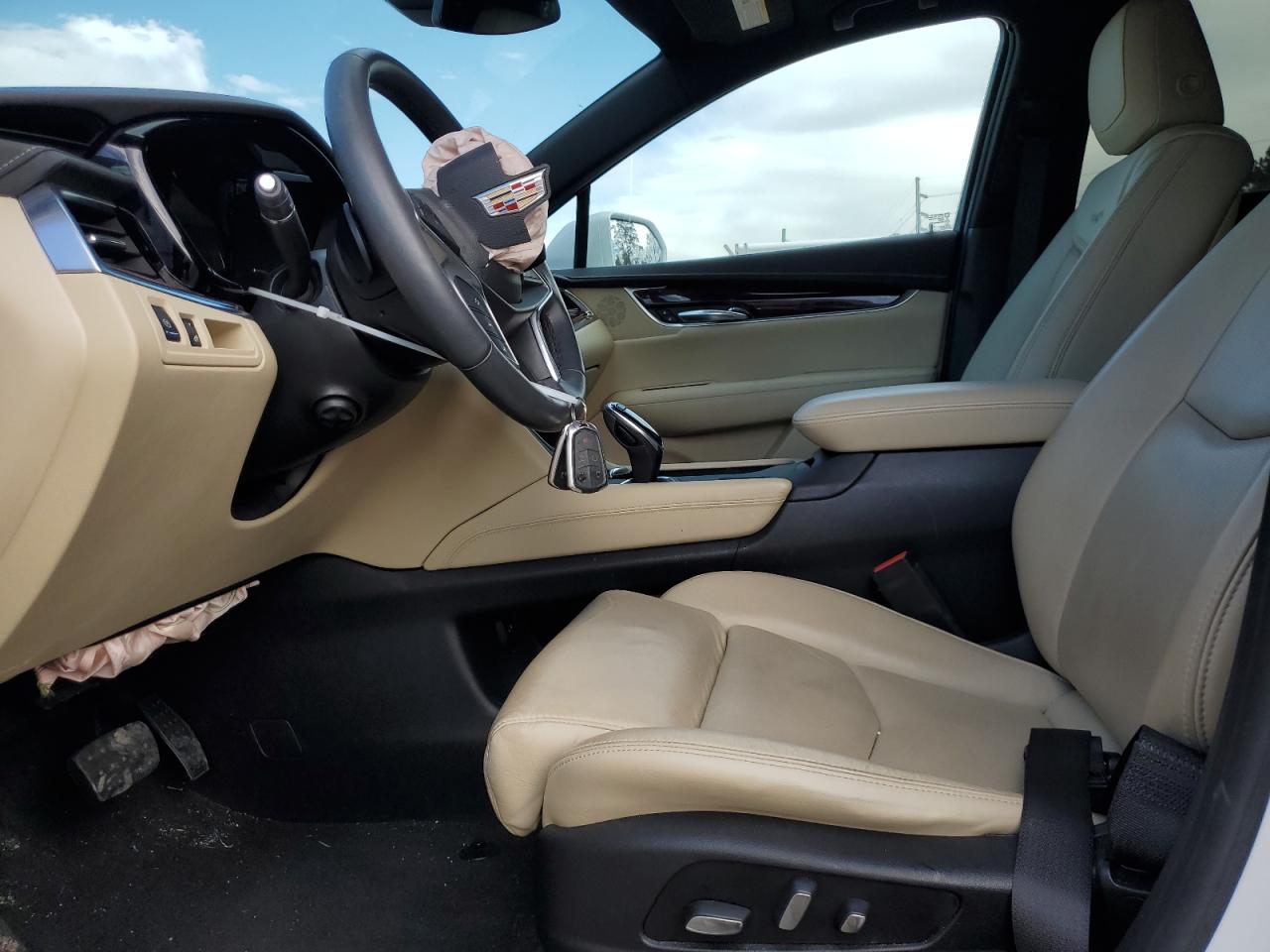 2017 Cadillac XT5 VIN 1GYKNBRSXHZ283101 Copart auction photo, front end damage thumbnail 7
