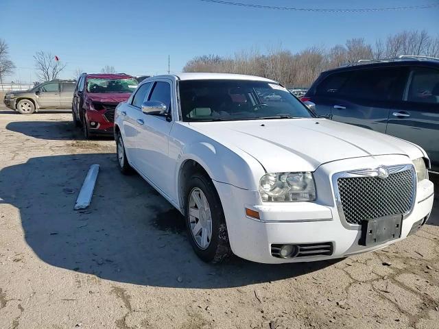 2005 Chrysler 300 VIN 2C3JA53G45H583378 Copart auction photo, side / front end damage thumbnail 10