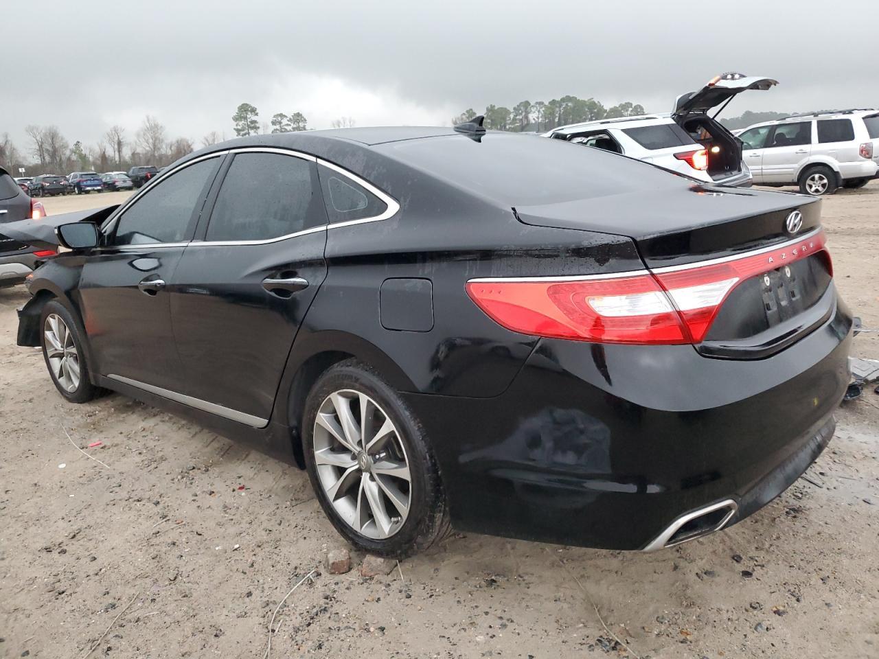 2017 Hyundai Azera VIN KMHFG4JG9HA583193 Copart auction photo, front end / side damage thumbnail 2