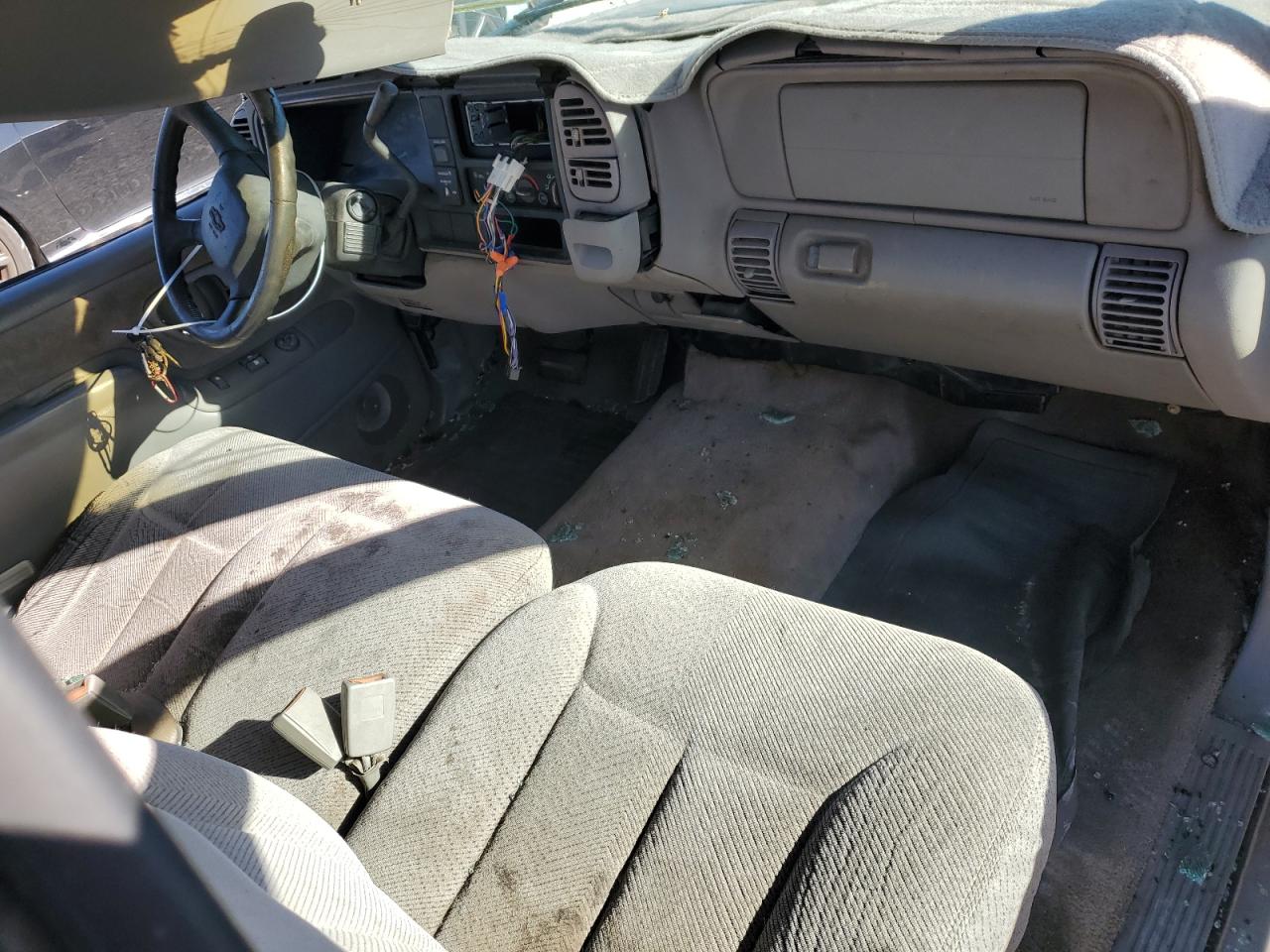 1998 Chevrolet GMT-400 VIN 2GCEC19M6W1198122 Copart auction photo, side damage thumbnail 8