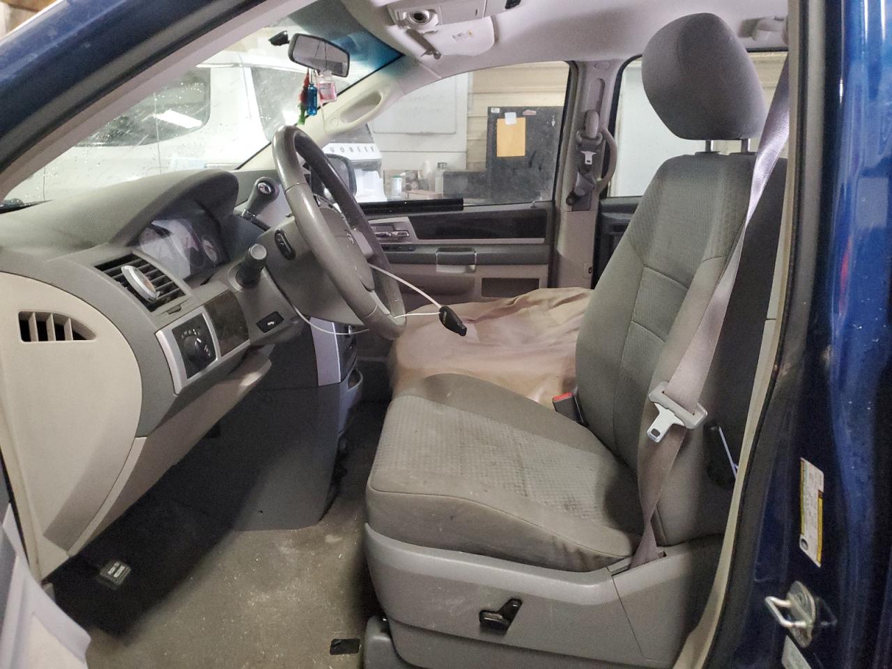 2010 Dodge Caravan VIN 2D4RN5DX0AR197291 Copart auction photo, minor dent/scratches damage thumbnail 7