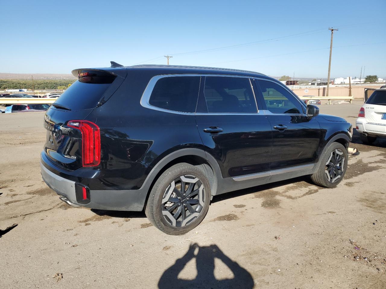 2023 KIA Telluride VIN 5XYP6DGC4PG385832 Copart auction photo, front end damage thumbnail 3
