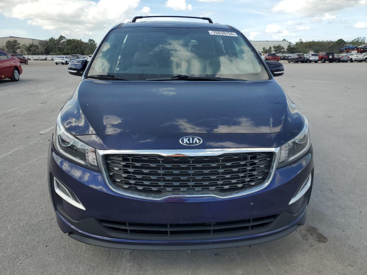 2020 KIA Sedona VIN KNDMB5C18L6575199 Copart auction photo, side / rear end damage thumbnail 5