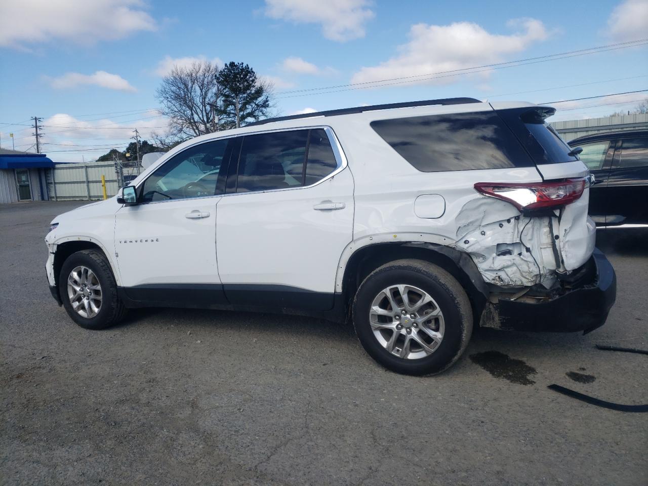 2020 Chevrolet Traverse VIN 1GNERGKW3LJ172082 Copart auction photo, front end / rear end damage thumbnail 2