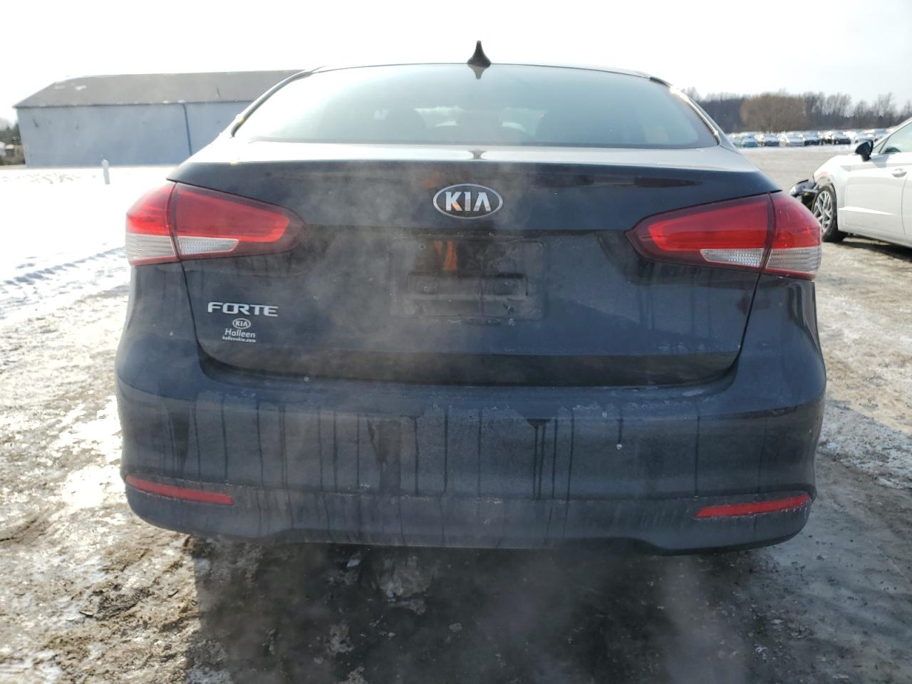 2017 KIA Forte VIN 3KPFK4A71HE146563 Copart auction photo, front end / side damage thumbnail 6