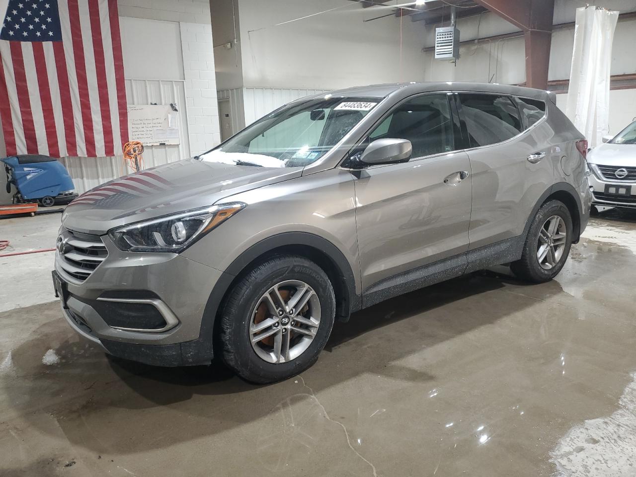 2018 Hyundai Santa Fe VIN 5NMZTDLB0JH072658