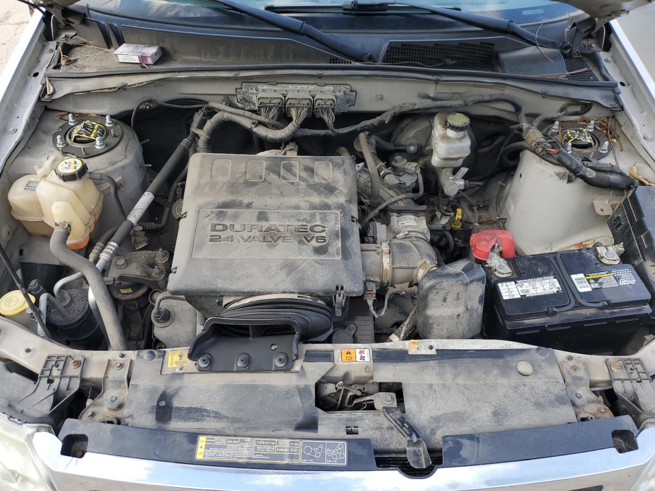 2011 Ford Escape VIN 1FMCU9EG0BKB12196 Copart auction photo, minor dent/scratches damage thumbnail 12