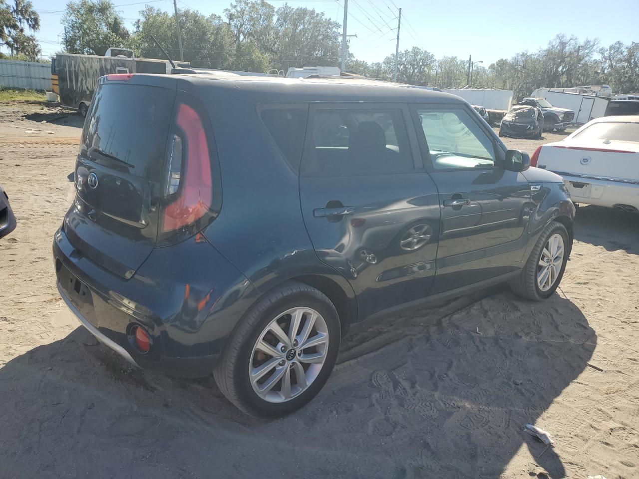2018 KIA Soul VIN KNDJP3A51J7587815 Copart auction photo, front end / minor dent/scratches damage thumbnail 3