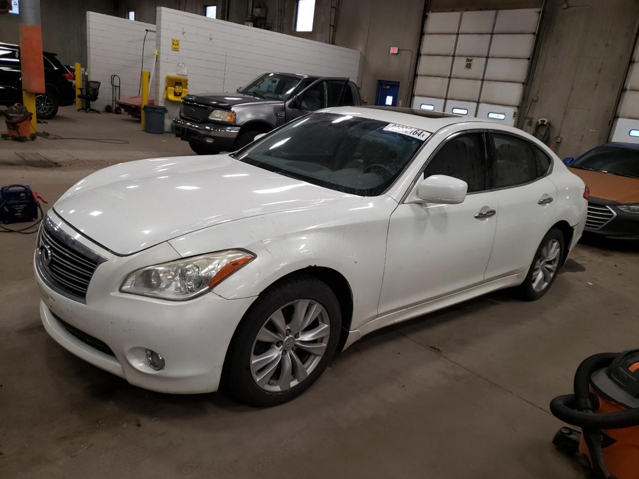 2011 Infiniti M VIN JN1BY1AR6BM372350