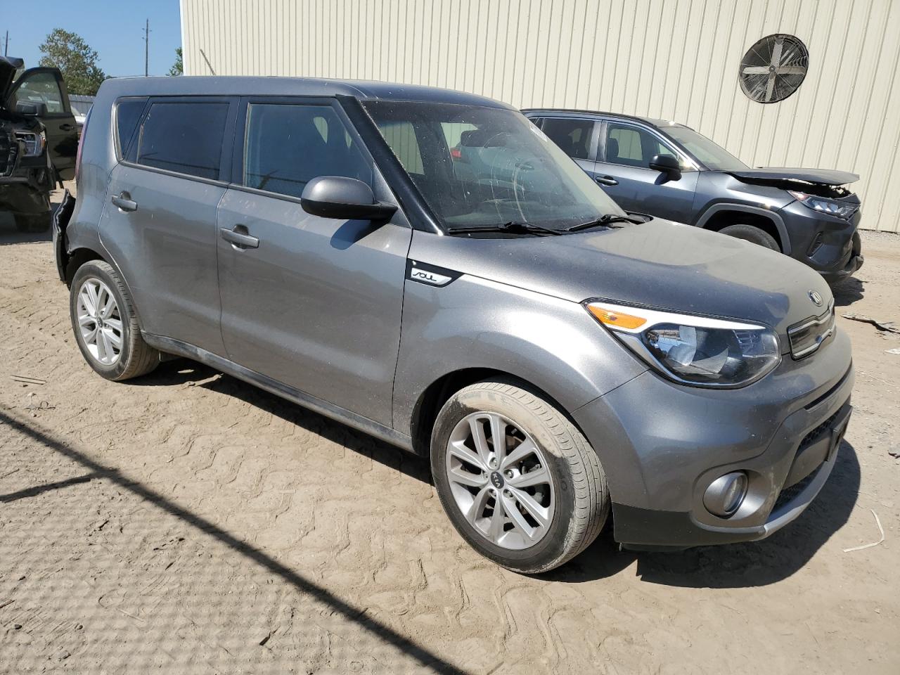 2019 KIA Soul VIN KNDJP3A5XK7675120 Copart auction photo, rear end / minor dent/scratches damage thumbnail 4