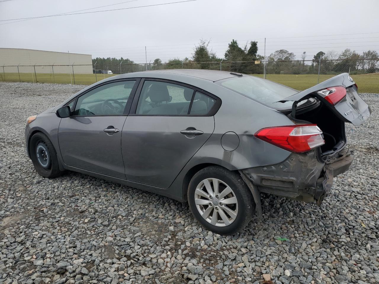 2016 KIA Forte VIN KNAFX4A63G5567040 Copart auction photo, rear end / side damage thumbnail 2