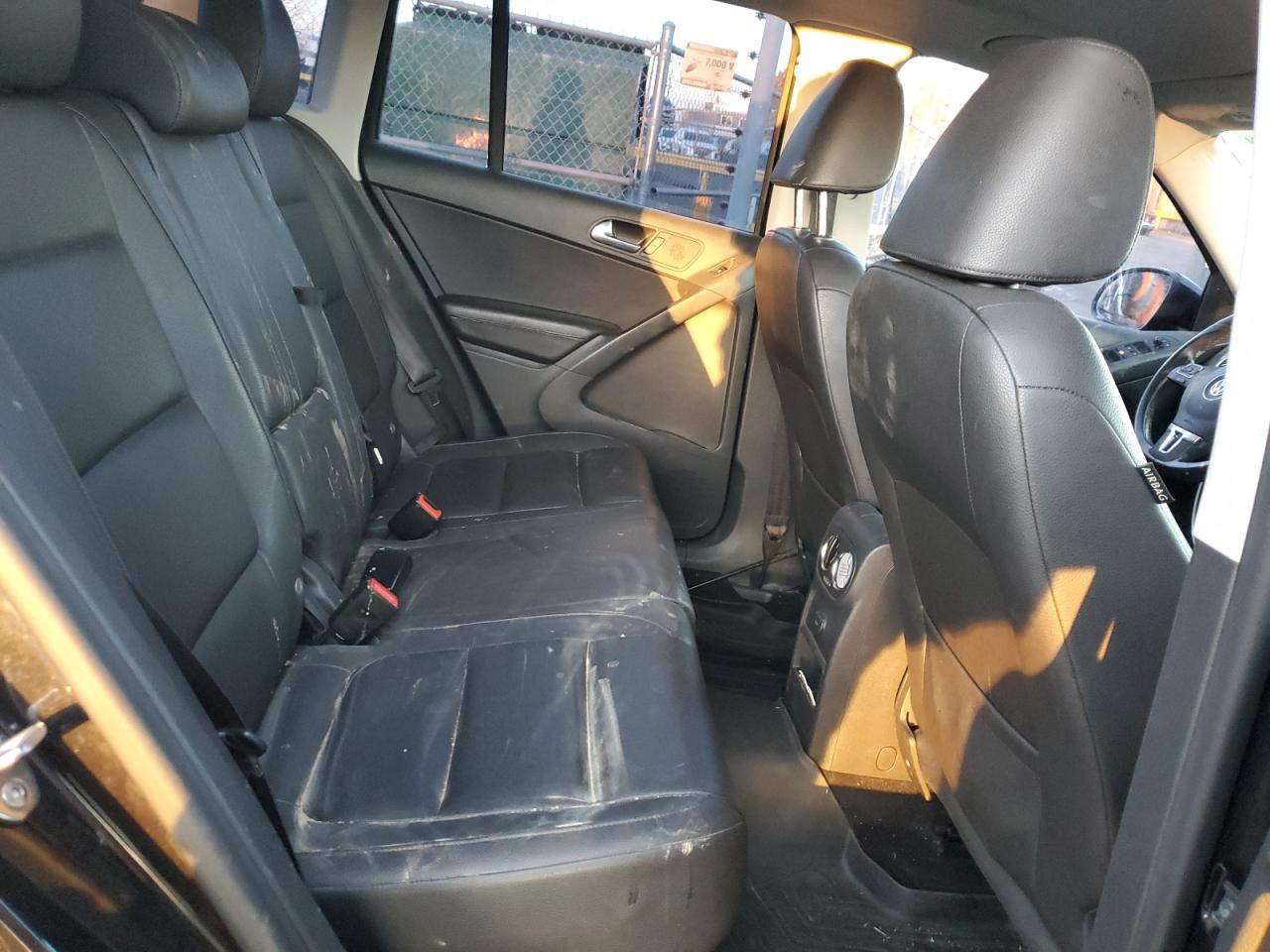 2016 Volkswagen Tiguan VIN WVGBV7AX5GW606489 Copart auction photo, front end / hail damage thumbnail 11