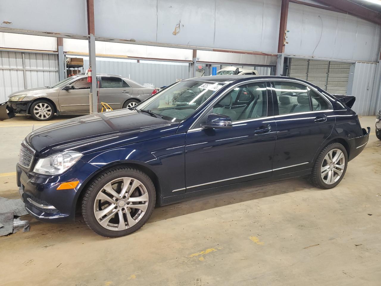 2013 Mercedes-Benz C-klasse VIN WDDGF8AB7DA868577