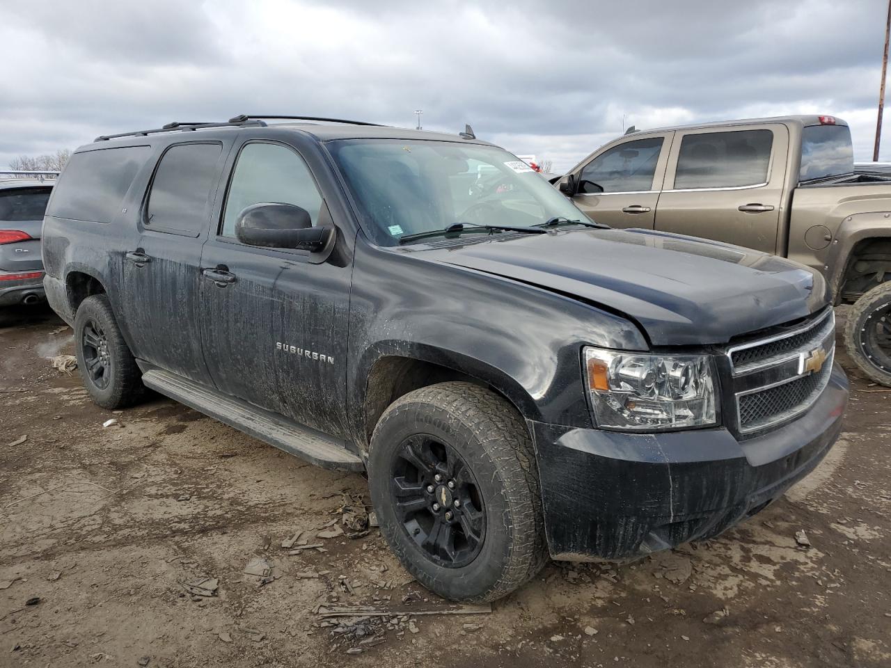2011 Chevrolet Suburban VIN 1GNSKJE32BR238126 Copart auction photo, rear end / front end damage thumbnail 4