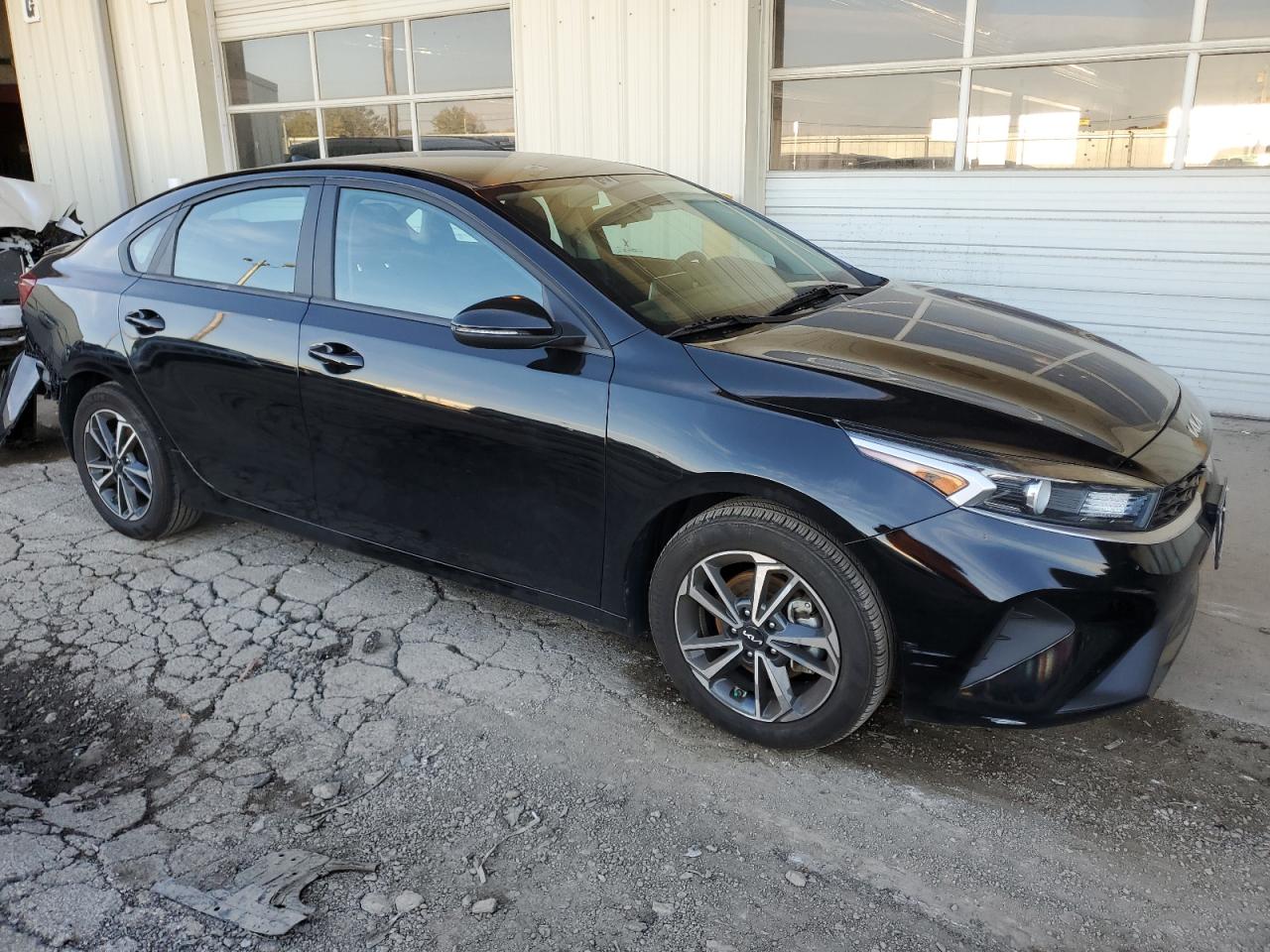 2022 KIA Forte VIN 3KPF24AD5NE488633 Copart auction photo, rear end / minor dent/scratches damage thumbnail 4
