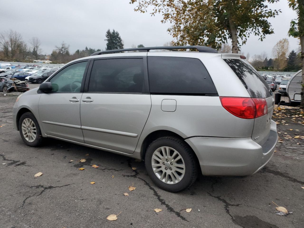 2007 Toyota Sienna VIN 5TDBK23C97S008741 Copart auction photo, burn damage thumbnail 2