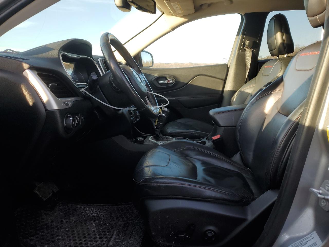 2015 Jeep Cherokee VIN 1C4PJMBS0FW524210 Copart auction photo, front end / side damage thumbnail 7