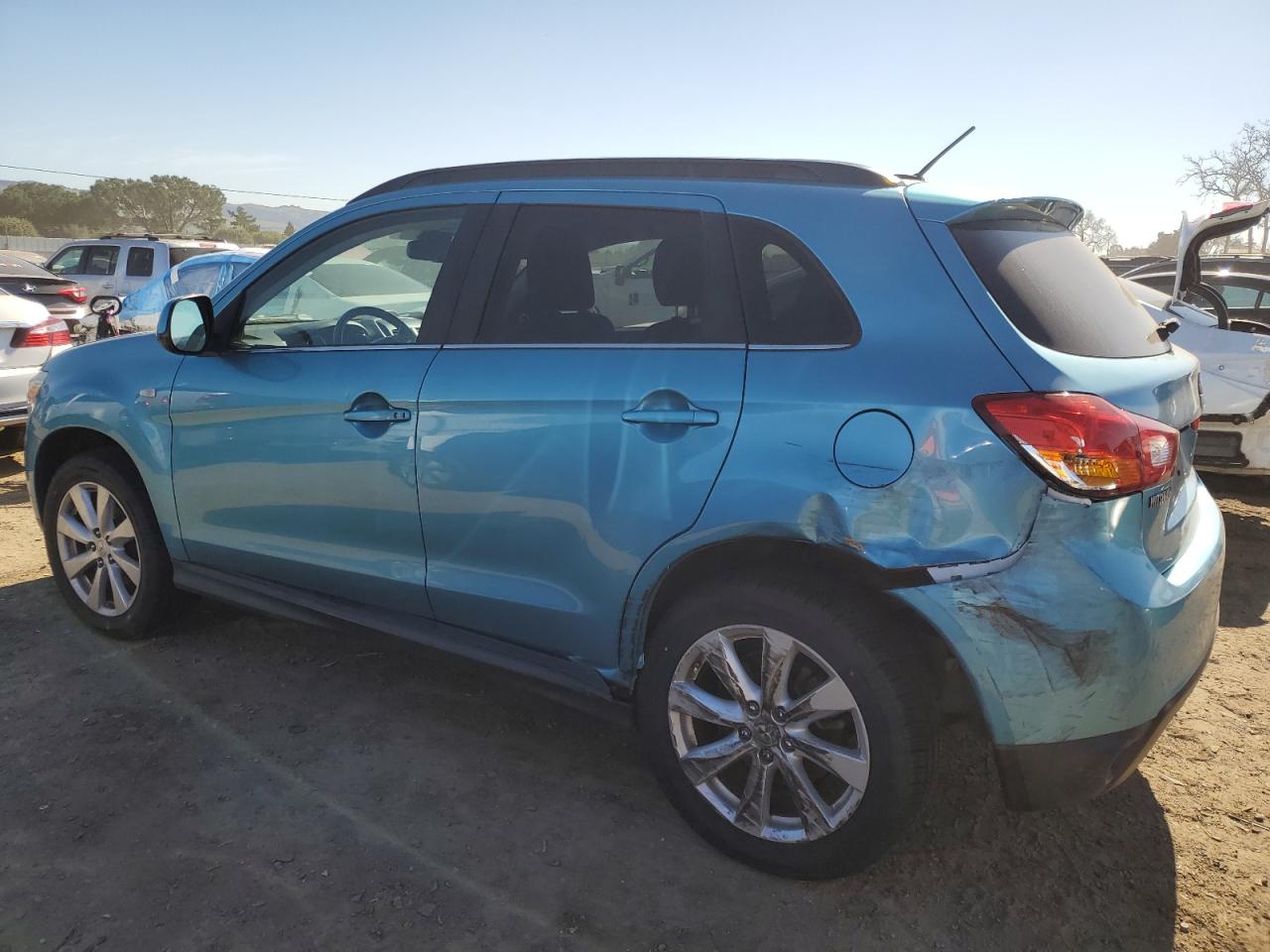 2013 Mitsubishi Outlander VIN 4A4AP4AUXDE013302 Copart auction photo, rear end / side damage thumbnail 2