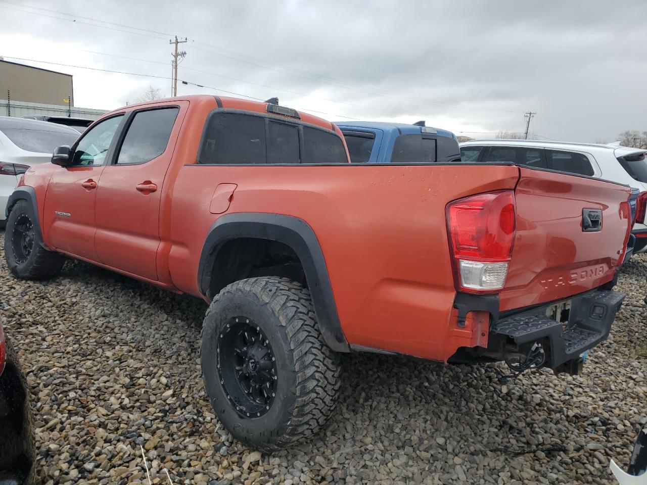 2016 Toyota Tacoma VIN 3TMDZ5BN4GM009689 Copart auction photo, front end damage thumbnail 2