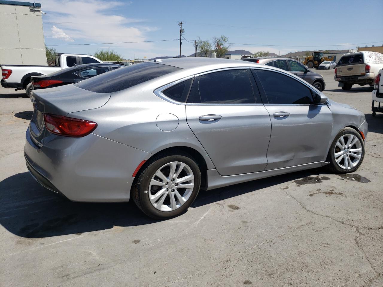 2015 Chrysler 200 VIN 1C3CCCAB2FN732765 Copart auction photo, front end / minor dent/scratches damage thumbnail 3