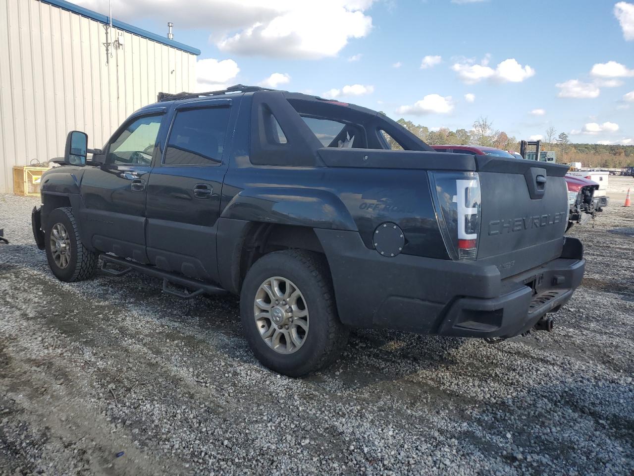 2003 Chevrolet Avalanche VIN 3GNGK23GX3G142019 Copart auction photo, front end / minor dent/scratches damage thumbnail 2