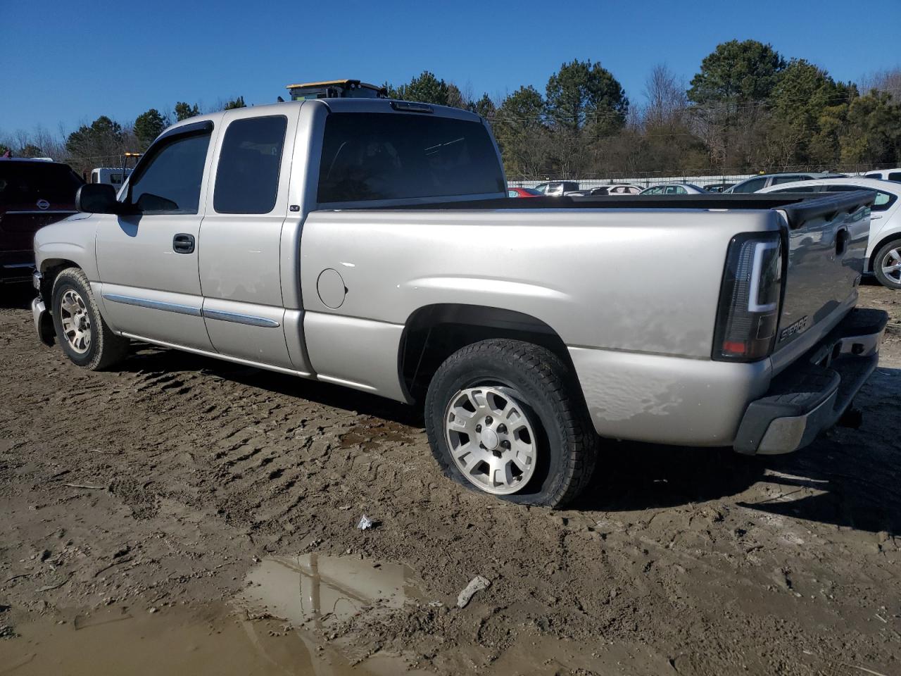 2006 GMC Sierra VIN 1GTEC19ZX6Z240200 Copart auction photo, all over / minor dent/scratches damage thumbnail 2