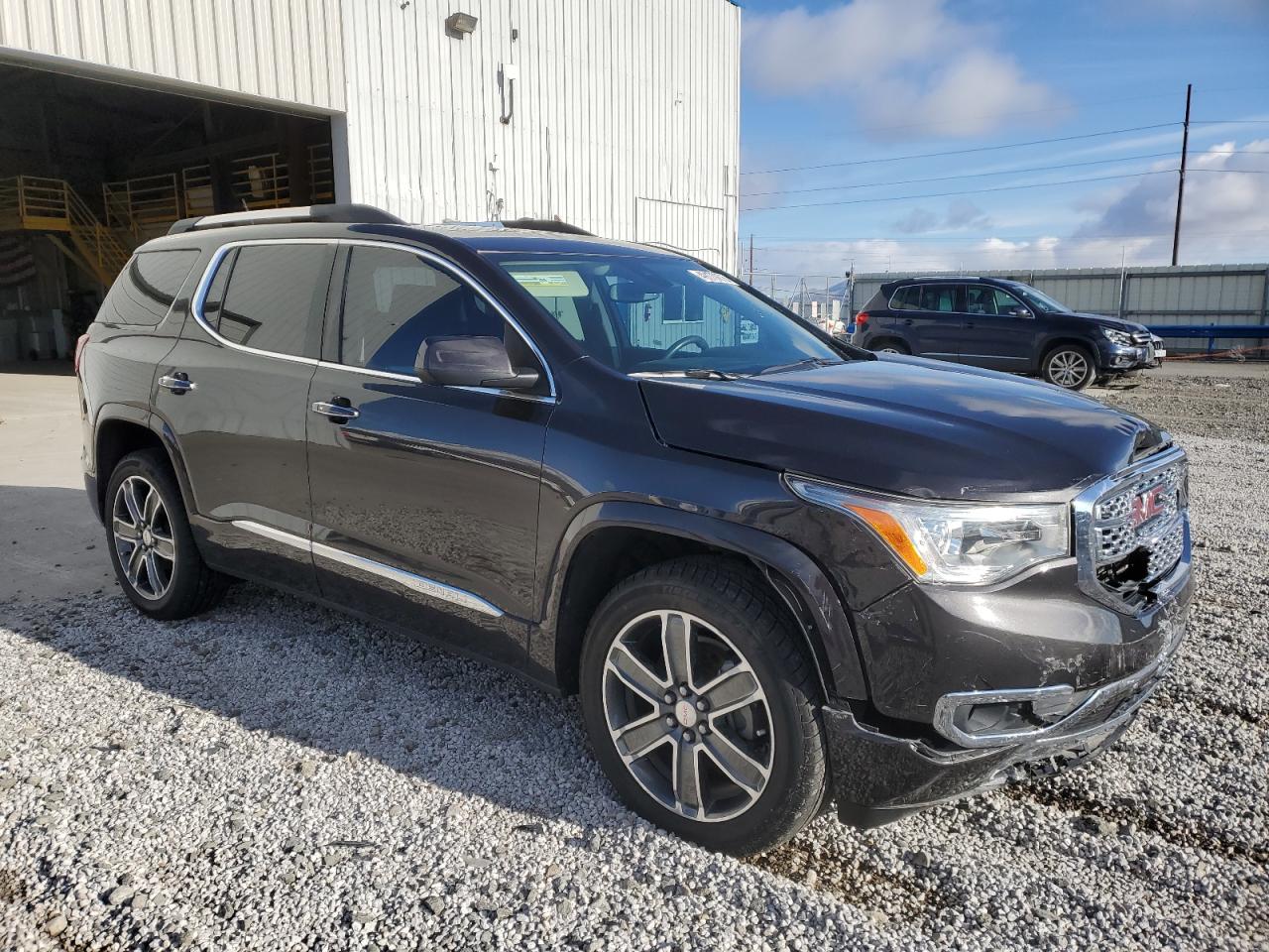 2017 GMC Acadia VIN 1GKKNXLSXHZ318400 Copart auction photo, front end damage thumbnail 4