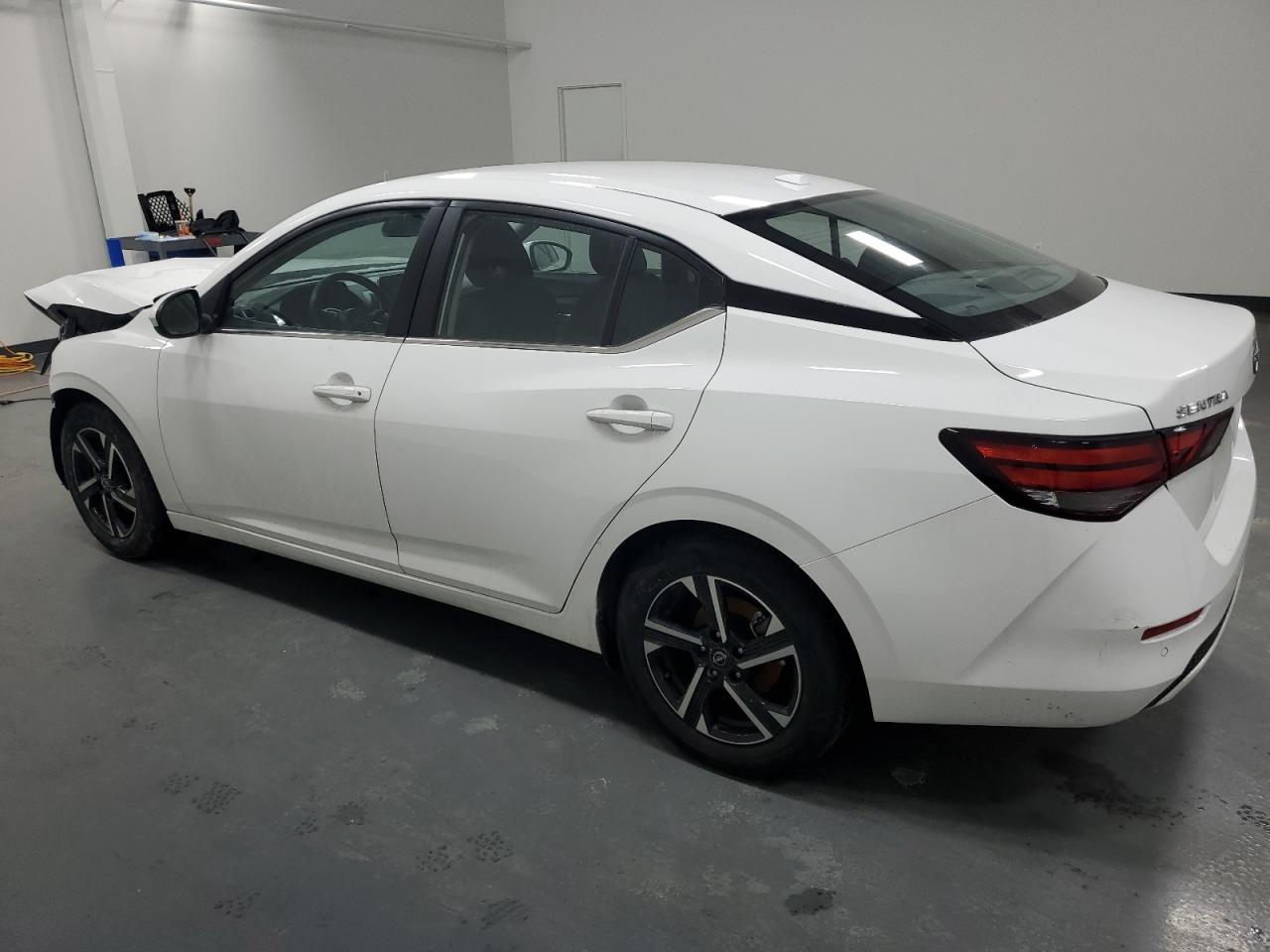 2024 Nissan Sentra VIN 3N1AB8CV5RY291041 Copart auction photo, front end / minor dent/scratches damage thumbnail 2