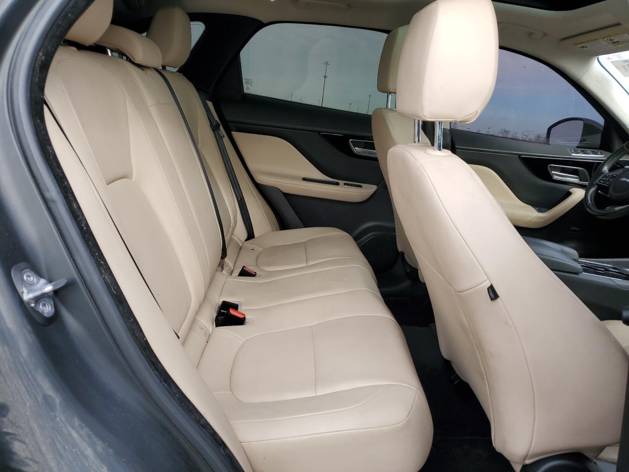 2017 Jaguar F-Pace VIN SADCS2BV8HA061263 Copart auction photo, front end damage thumbnail 11