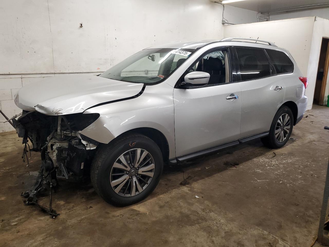 2017 Nissan Pathfinder VIN 5N1DR2MN9HC685548