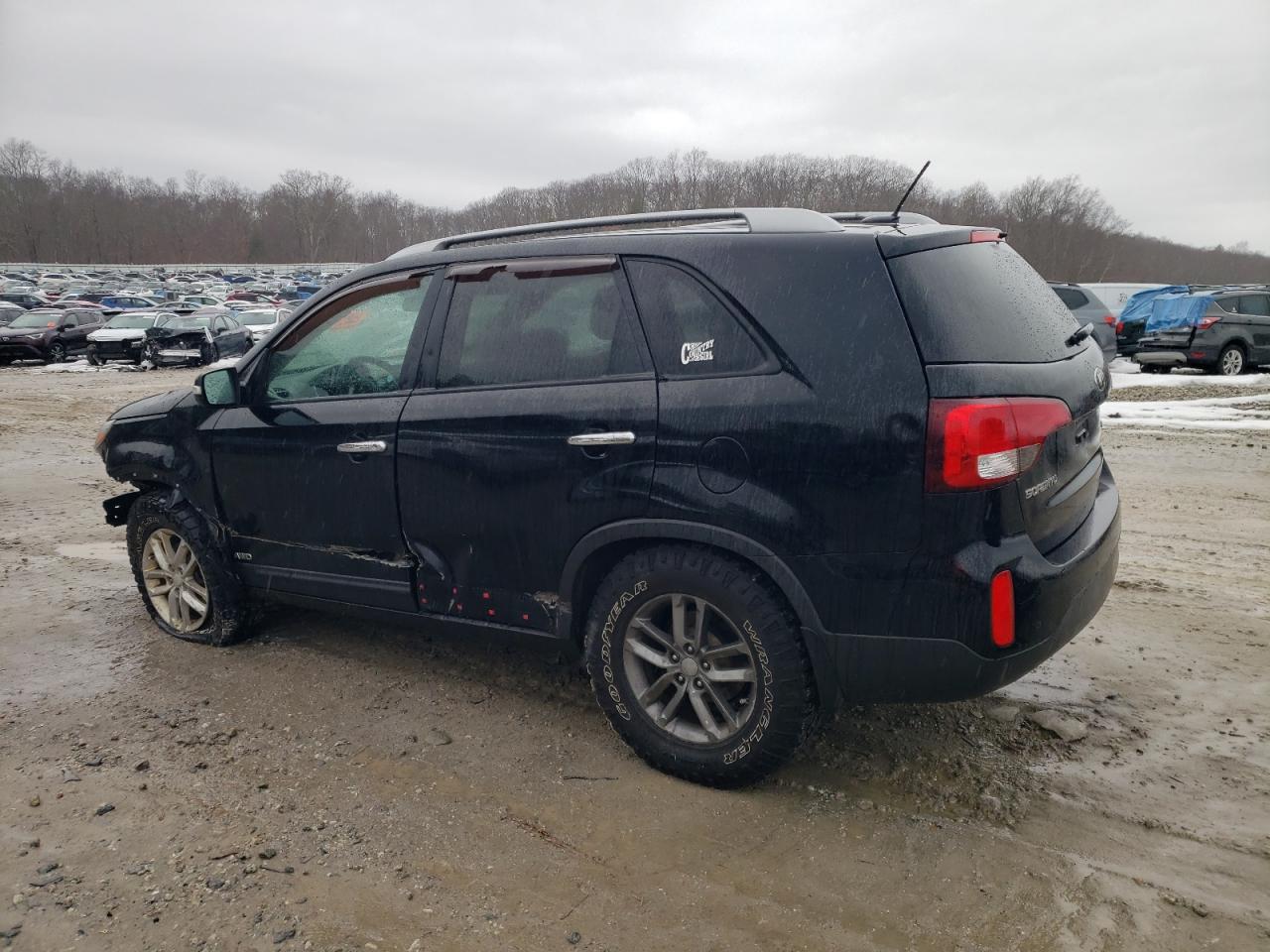 2015 KIA Sorento VIN 5XYKTDA61FG567704 Copart auction photo, front end / side damage thumbnail 2