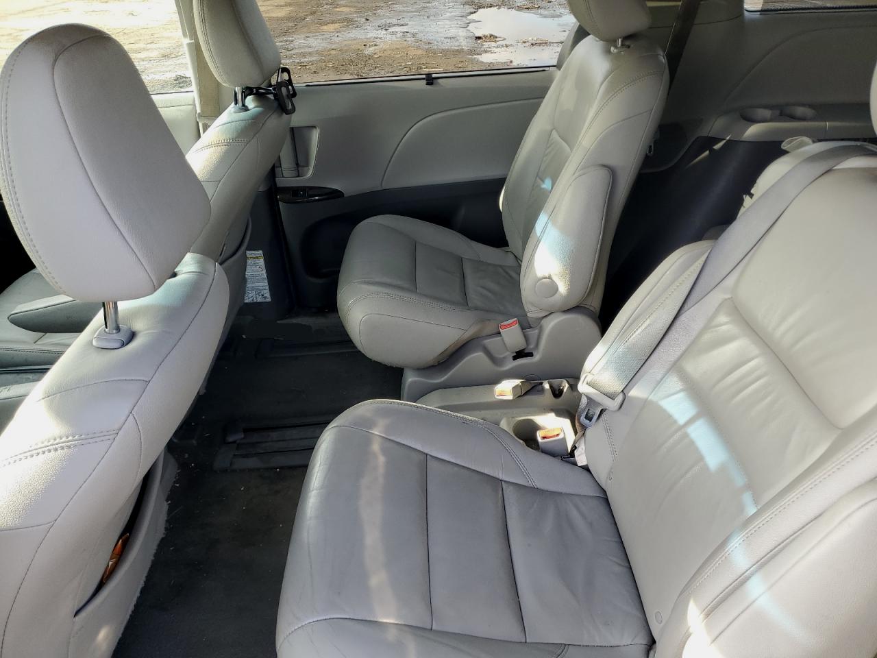 2016 Toyota Sienna VIN 5TDYK3DC6GS712118 Copart auction photo, front end / rear end damage thumbnail 11