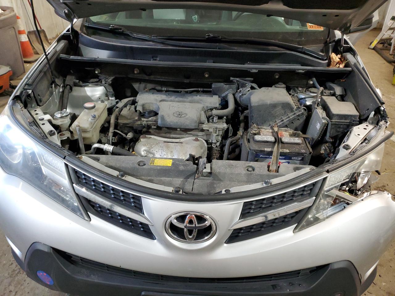 2014 Toyota RAV 4 VIN JTMBFREV7EJ005827 Copart auction photo, front end / side damage thumbnail 13
