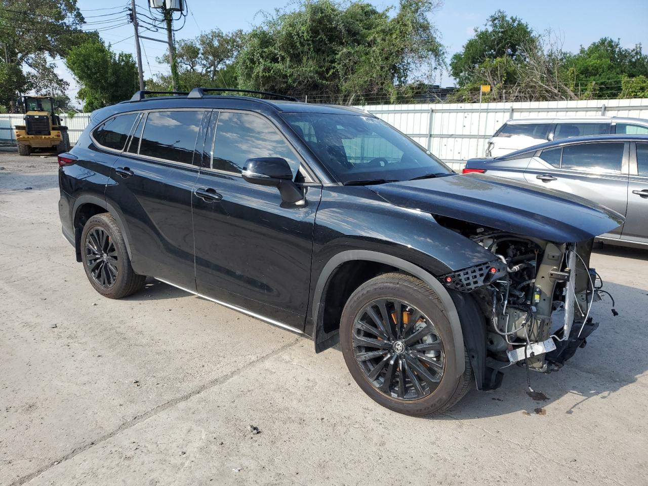 2024 Toyota Highlander VIN 5TDKDRAH5RS530478 Copart auction photo, front end / mechanical damage thumbnail 4