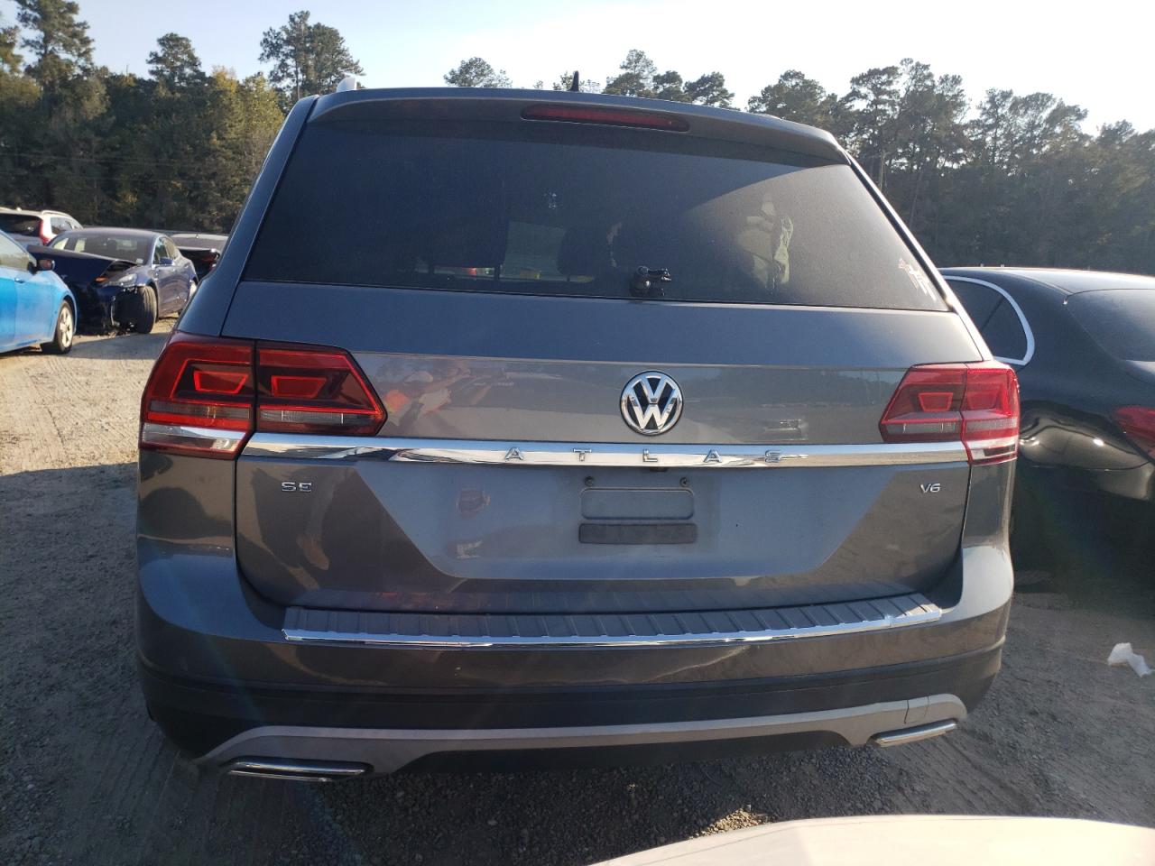 2018 Volkswagen Atlas VIN 1V2CR2CA2JC581065 Copart auction photo, side damage thumbnail 6