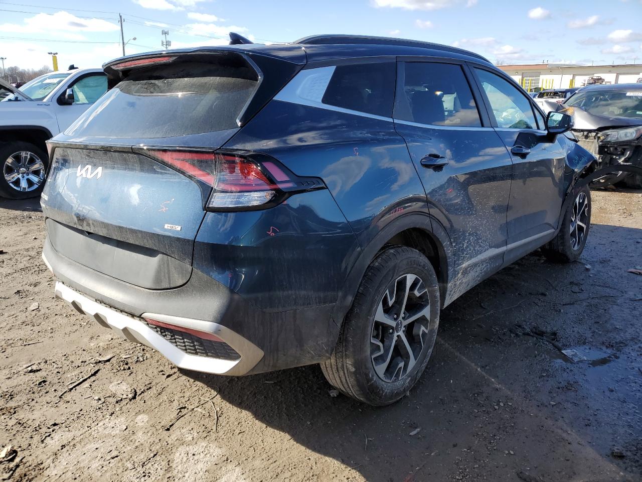 2023 KIA Sportage VIN KNDPVCAGXP7040326 Copart auction photo, front end / minor dent/scratches damage thumbnail 3