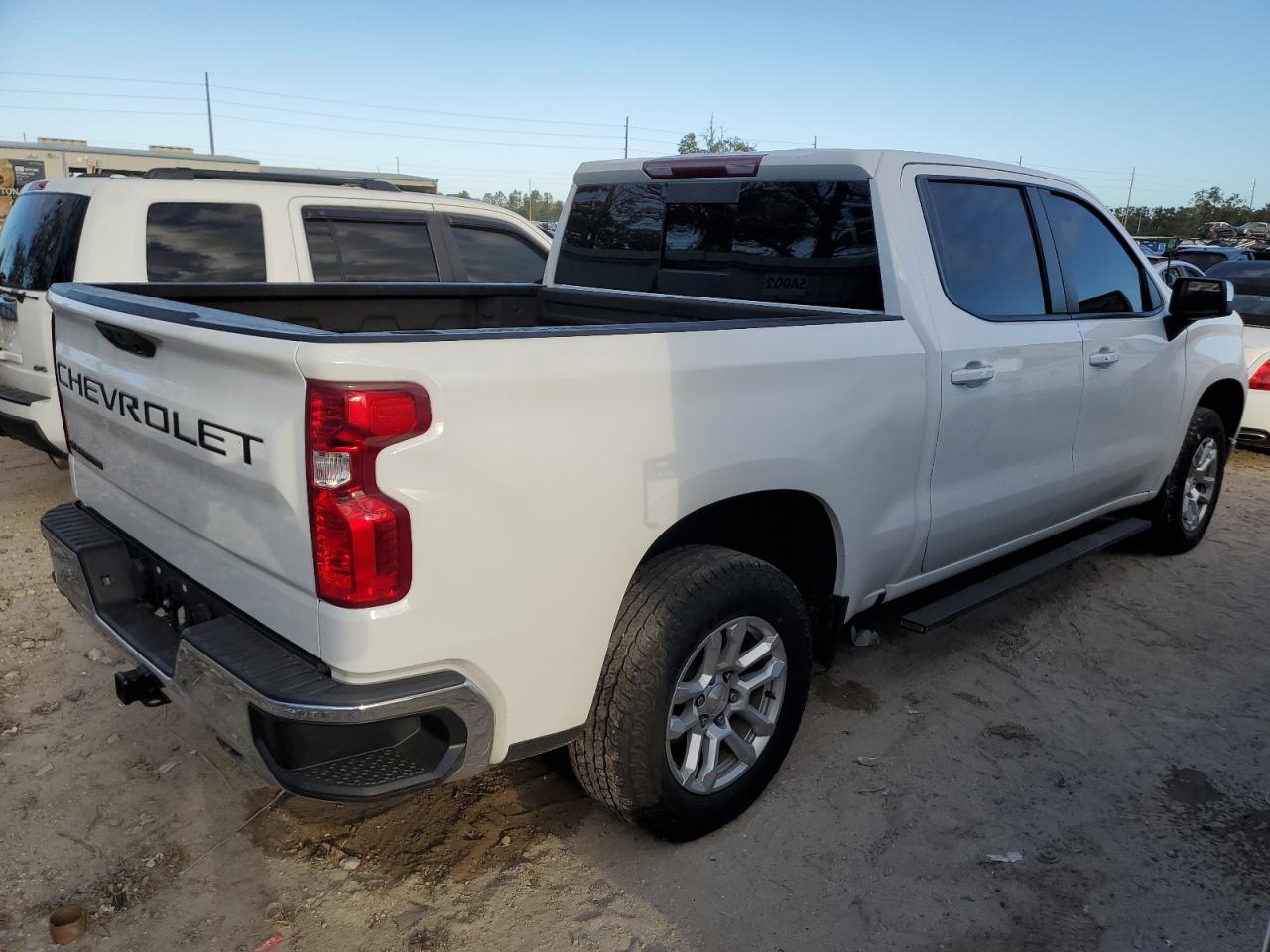 2022 Chevrolet Silverado VIN 3GCUDDET8NG588152 Copart auction photo, water/flood damage thumbnail 3