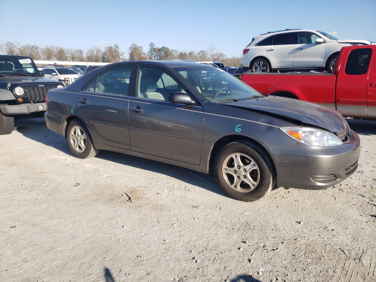 2002 Toyota Camry VIN JTDBE32K520006499 Copart auction photo, front end / minor dent/scratches damage thumbnail 4