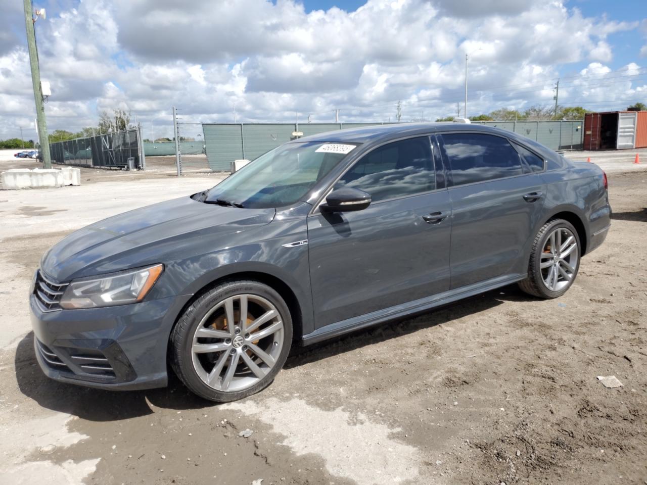 2018 Volkswagen Passat VIN 1VWAA7A32JC007113