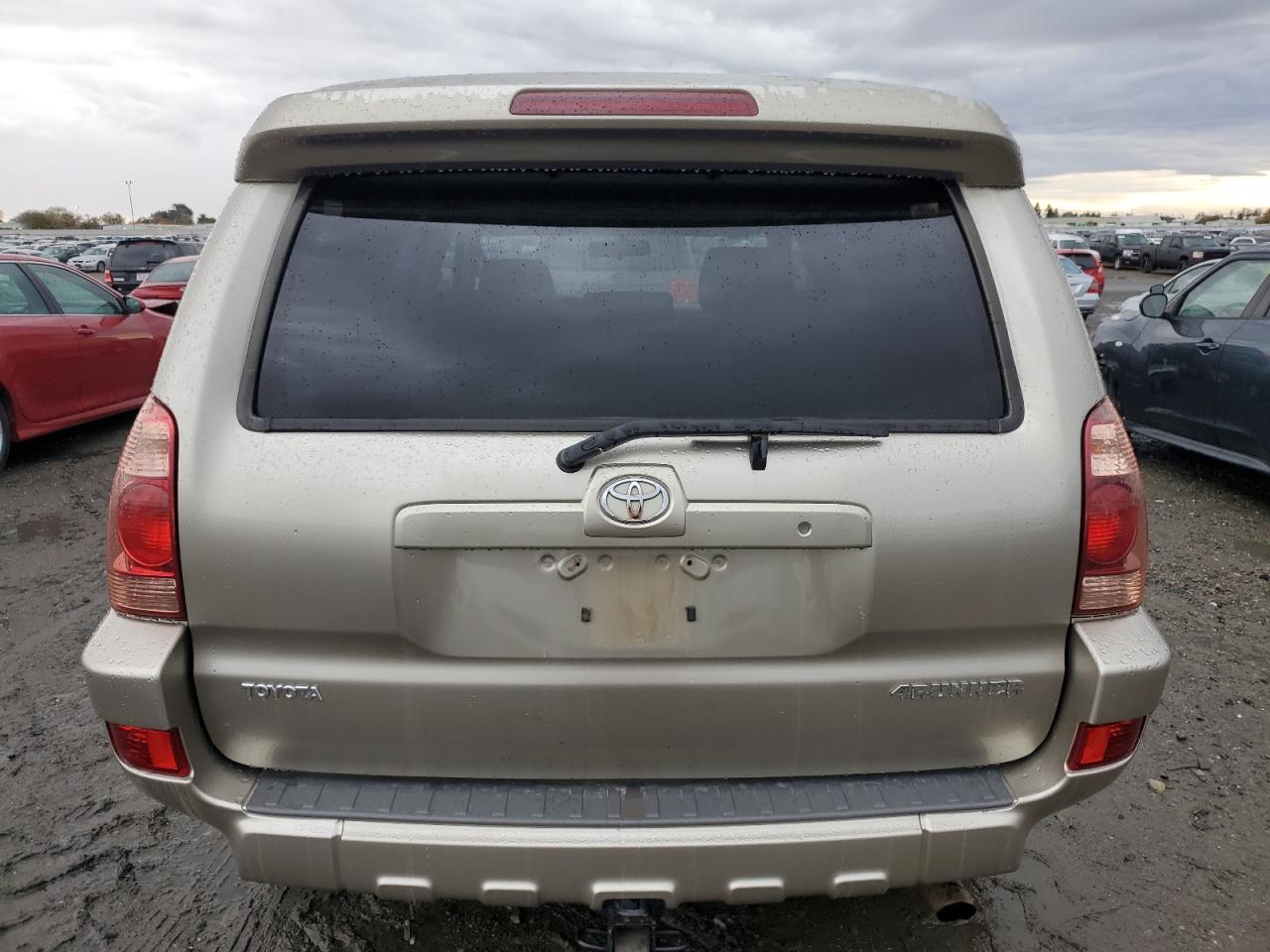 2005 Toyota 4Runner VIN JTEBU14R750071792 Copart auction photo, side / front end damage thumbnail 6