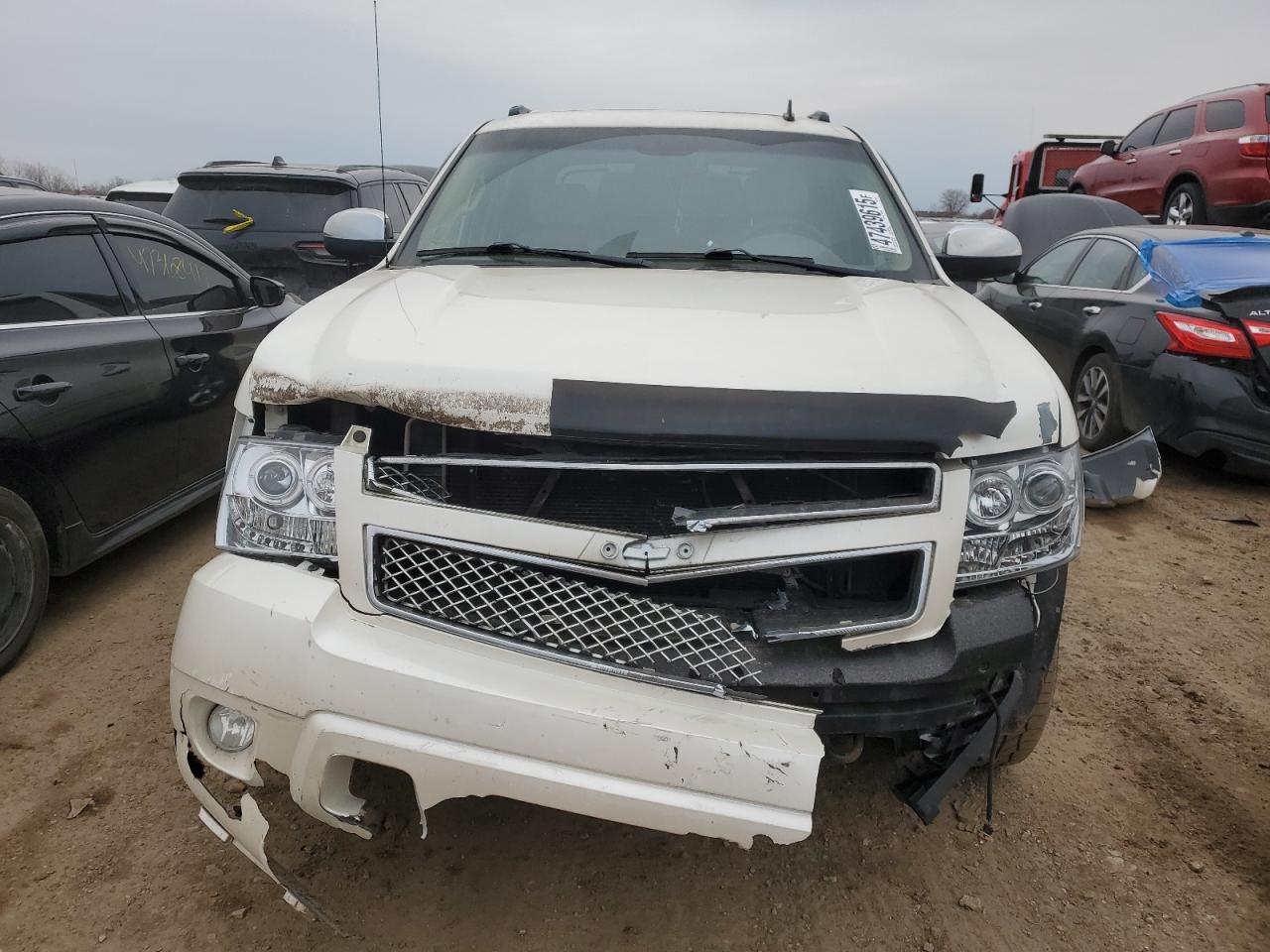 2009 Chevrolet Avalanche VIN 3GNFK32099G272355 Copart auction photo, front end damage thumbnail 5