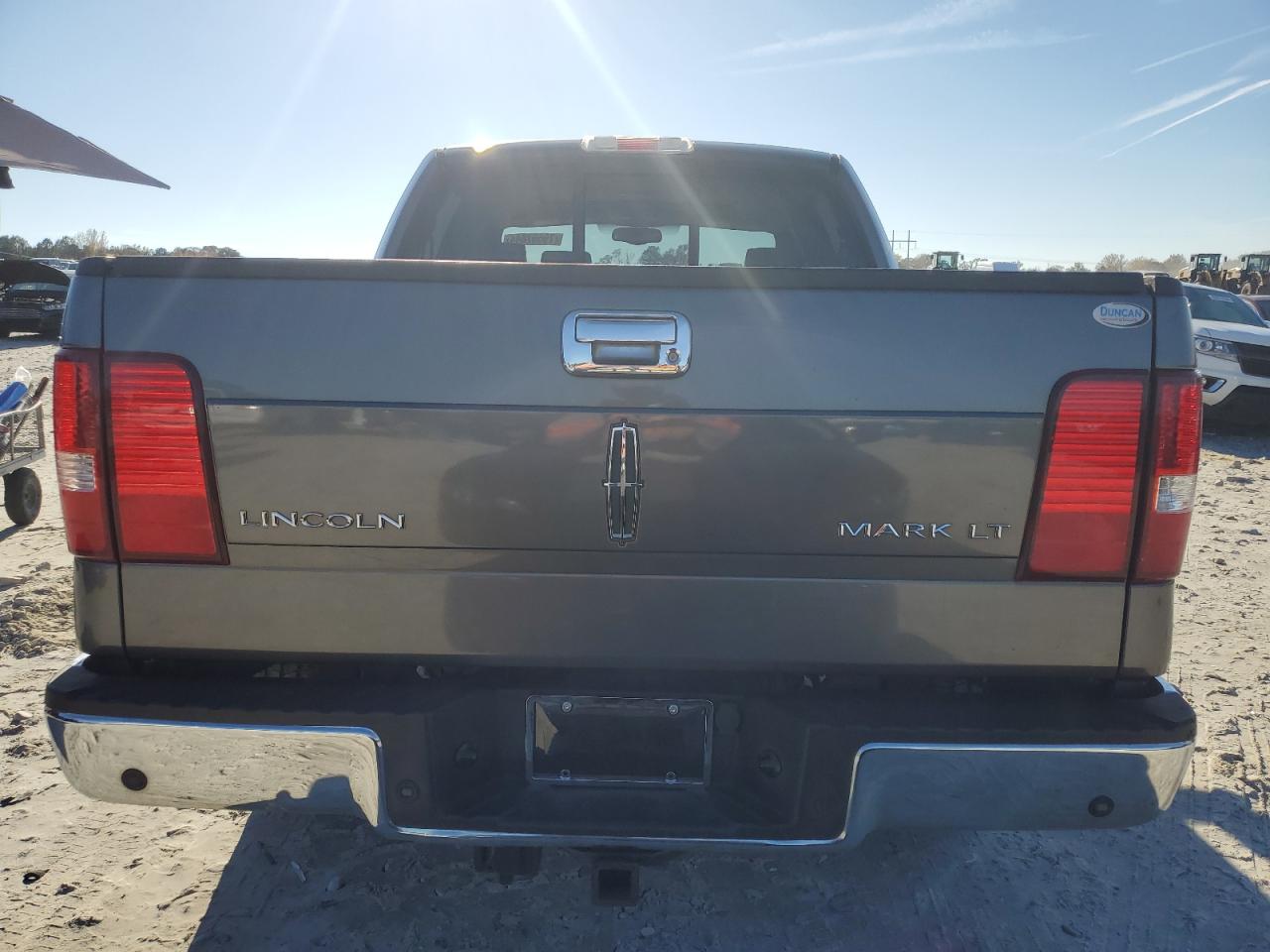 2006 Lincoln Mark LT VIN 5LTPW16566FJ04209 Copart auction photo, mechanical / front end damage thumbnail 6