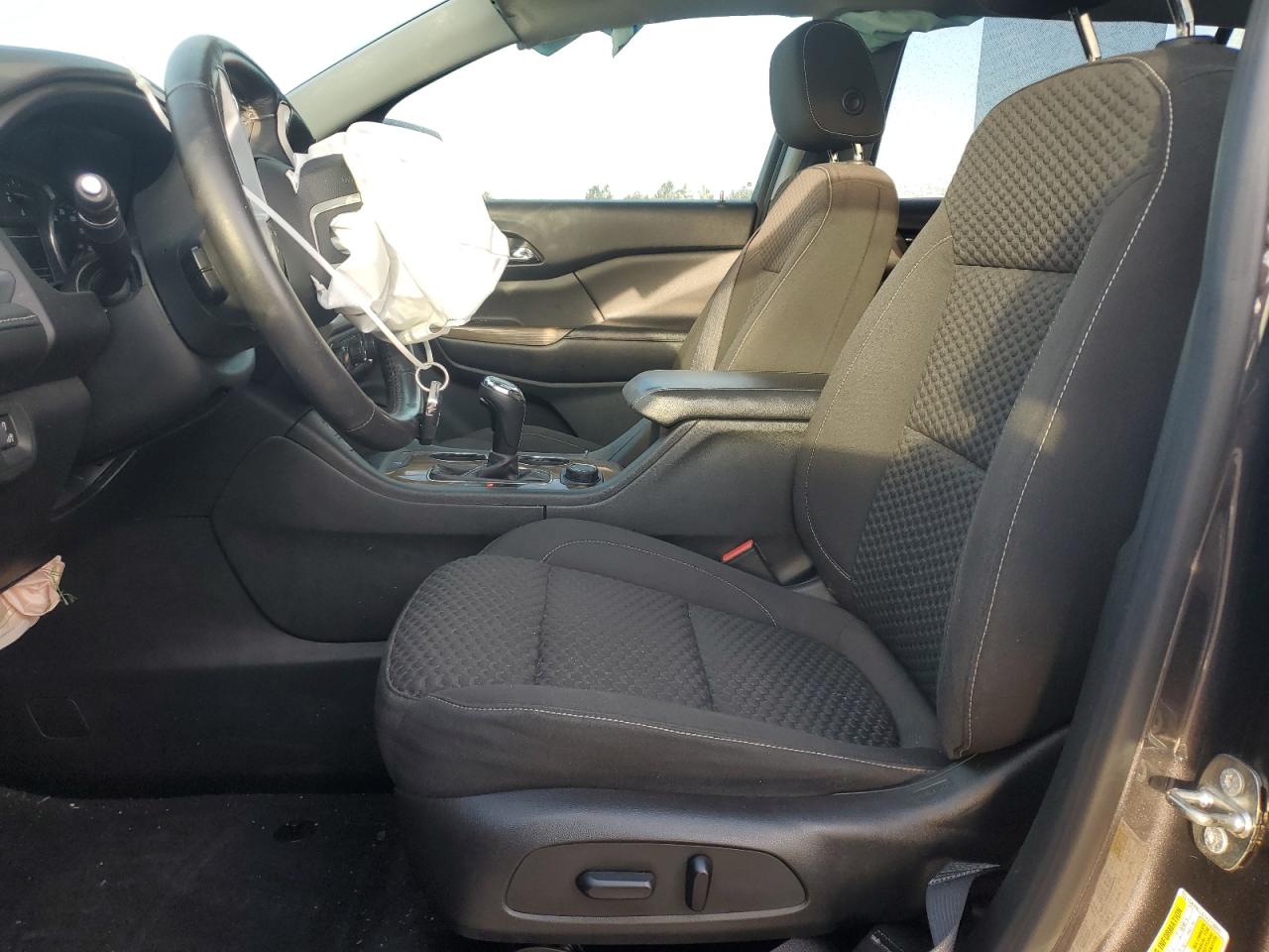 2017 GMC Acadia VIN 1GKKNLLS1HZ138893 Copart auction photo, front end / minor dent/scratches damage thumbnail 7