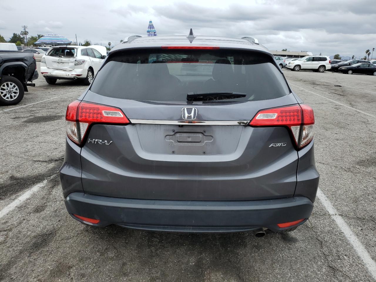 2020 Honda HR-V VIN 3CZRU6H58LM709785 Copart auction photo, front end / minor dent/scratches damage thumbnail 6