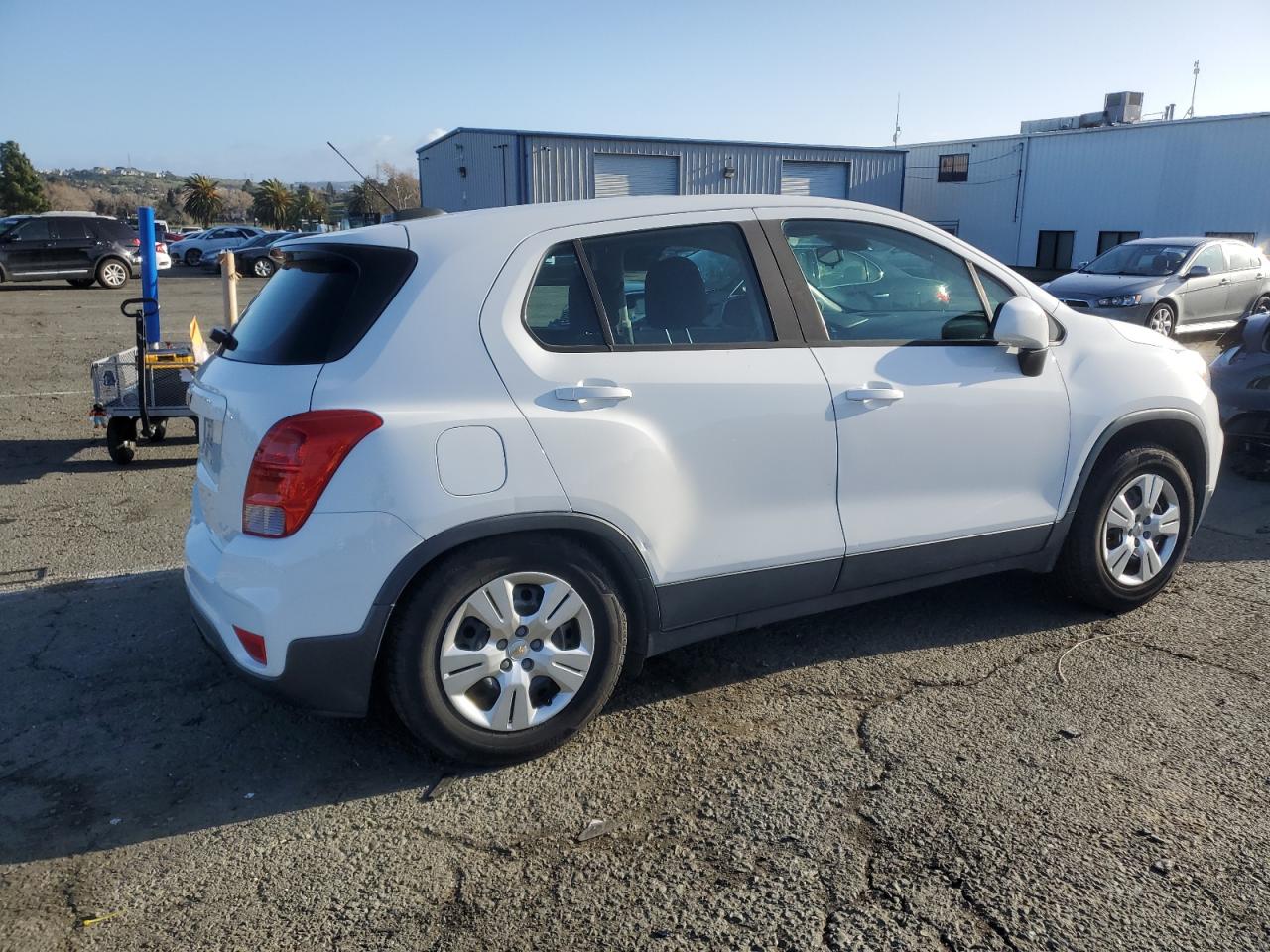 2018 Chevrolet Trax VIN KL7CJKSB2JB570315 Copart auction photo, rear end / side damage thumbnail 3